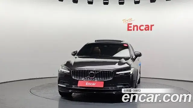 Volvo S90 2022 — Photo 30/34