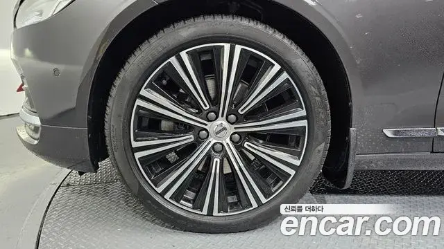 Volvo S90 2022 — Photo 19/34