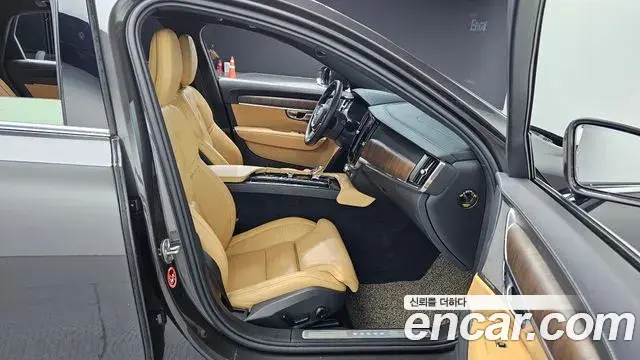 Volvo S90 2022 — Photo 21/34