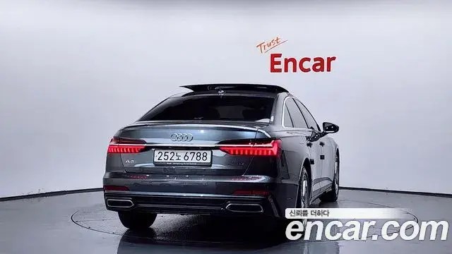 Audi A6 2021 — ფოტო 8/20