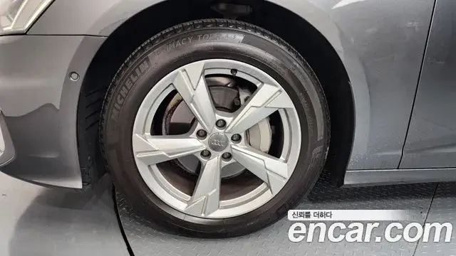Audi A6 2021 — ფოტო 9/20