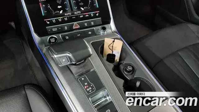 Audi A6 2021 — ფოტო 13/20