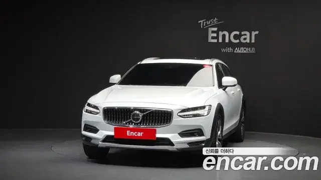 Volvo V90 Cross Country 2021 — ფოტო 16/35