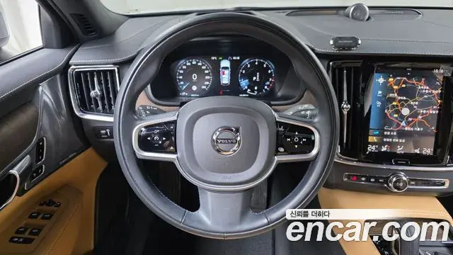 Volvo V90 Cross Country 2021 — ფოტო 32/35