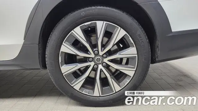 Volvo V90 Cross Country 2021 — ფოტო 1/35