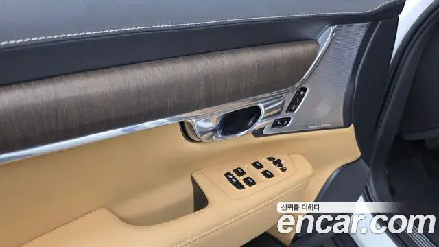 Volvo V90 Cross Country 2021 — ფოტო 5/35