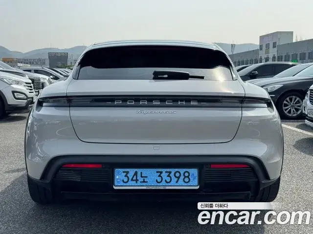 Porsche Taycan 2024 — Photo 12/20