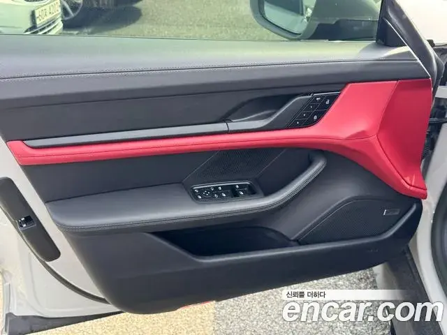Porsche Taycan 2024 — Photo 7/20