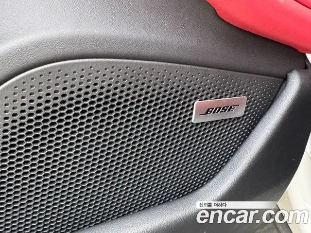 Porsche Taycan 2024 — Photo 15/20