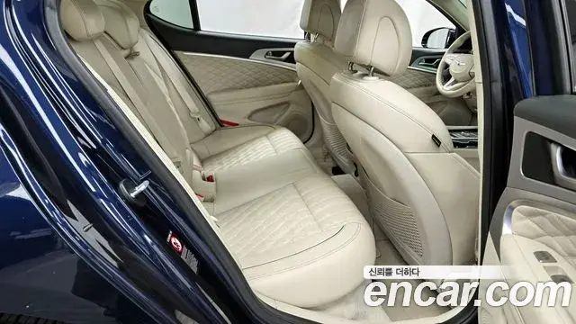 Genesis G70 2019 — Photo 8/20