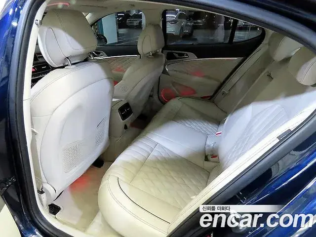 Genesis G70 2019 — Photo 8/20