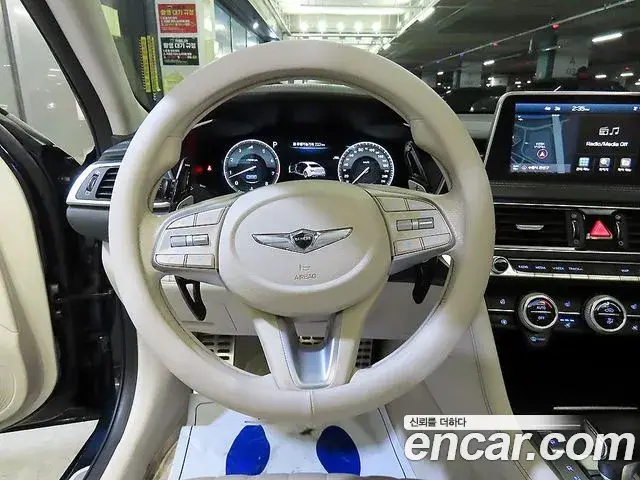 Genesis G70 2019 — Photo 14/20