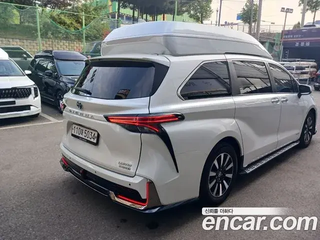 Toyota Sienna 2021 — Photo 12/18