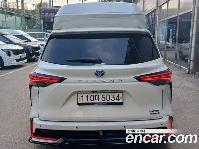 Toyota Sienna 2021 — Photo 7/18