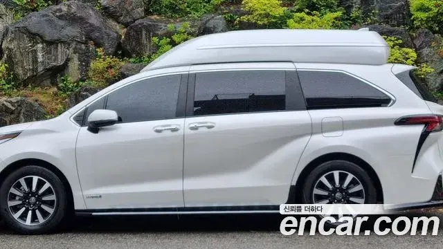 Toyota Sienna 2021 — Photo 13/18