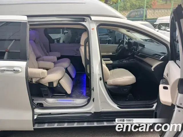 Toyota Sienna 2021 — Photo 8/18