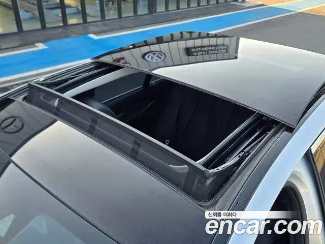 Mercedes-Benz E-Class 2019 — ფოტო 14/20