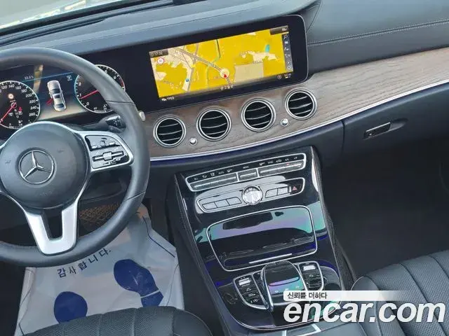 Mercedes-Benz E-Class 2019 — ფოტო 2/20