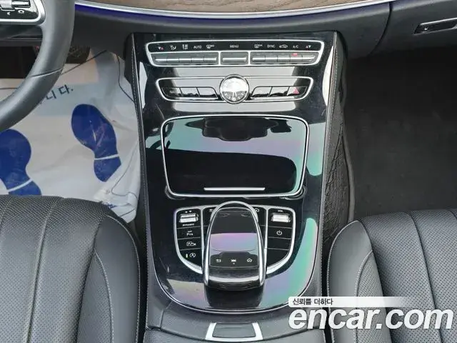 Mercedes-Benz E-Class 2019 — ფოტო 12/20