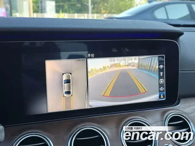 Mercedes-Benz E-Class 2019 — ფოტო 17/20