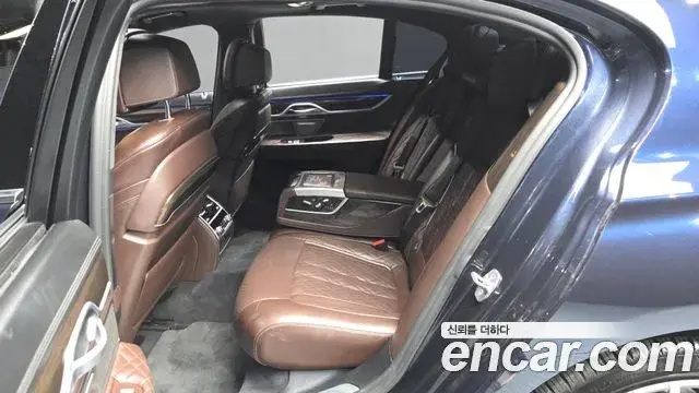 BMW 7 Series 2019 — Şəkil 7/33
