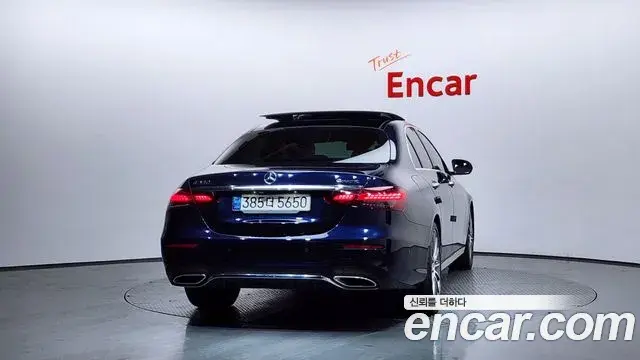 Mercedes-Benz E-Class 2020 — ფოტო 21/39