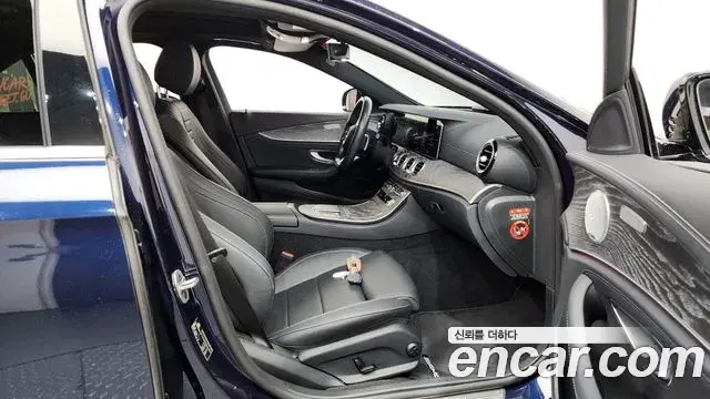 Mercedes-Benz E-Class 2020 — ფოტო 26/39