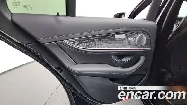Mercedes-Benz E-Class 2020 — ფოტო 29/39