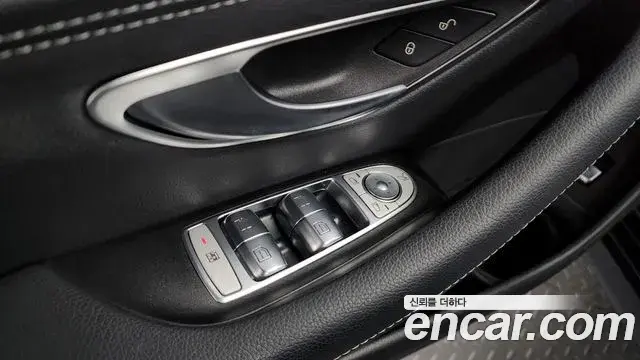 Mercedes-Benz E-Class 2020 — ფოტო 35/39