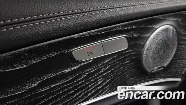 Mercedes-Benz E-Class 2020 — ფოტო 28/39