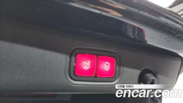 Mercedes-Benz E-Class 2020 — ფოტო 38/39