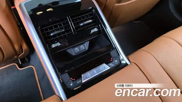 BMW 8 Series 2022 — Фото 19/20