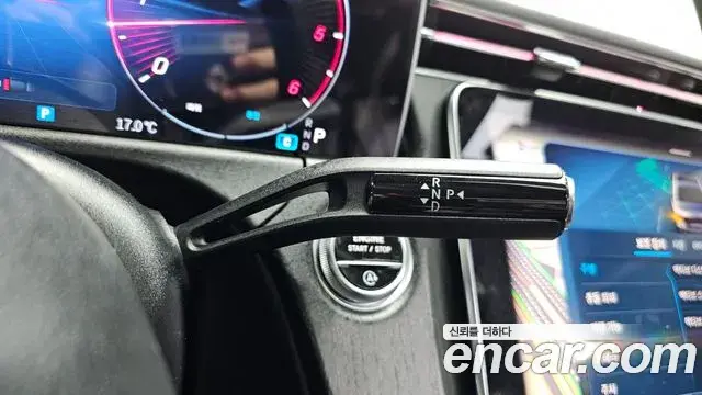 Mercedes-Benz E-Class 2024 — Photo 17/20