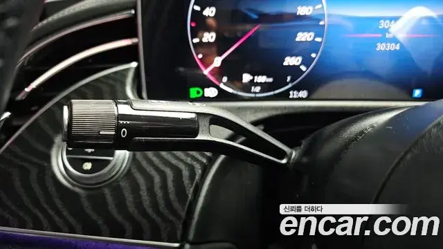 Mercedes-Benz E-Class 2024 — Photo 16/20