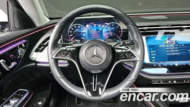 Mercedes-Benz E-Class 2024 — Photo 19/20