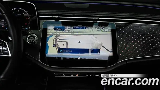 Mercedes-Benz E-Class 2024 — Photo 13/20
