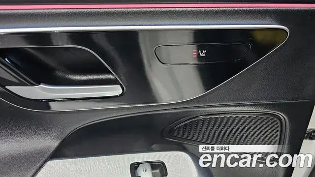 Mercedes-Benz E-Class 2024 — Photo 7/20