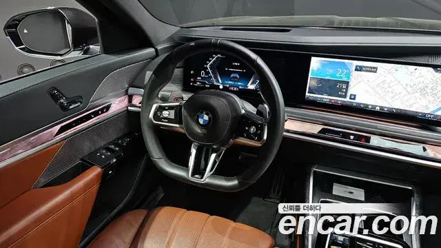 BMW 7 Series 2024 — Photo 12/31