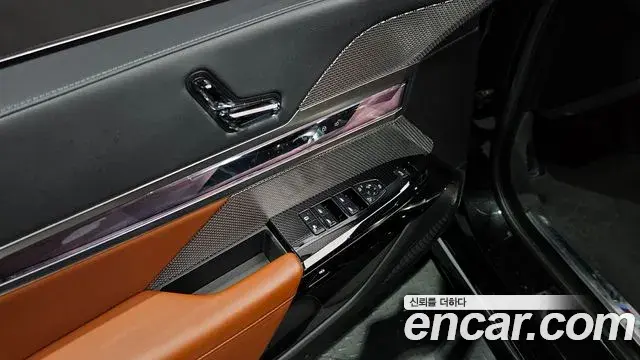 BMW 7 Series 2024 — Photo 16/31