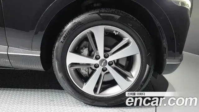 Genesis GV80 2021 — ფოტო 6/33