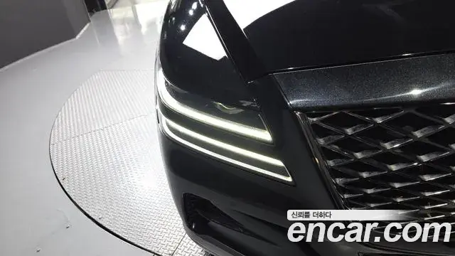 Genesis GV80 2021 — ფოტო 14/33