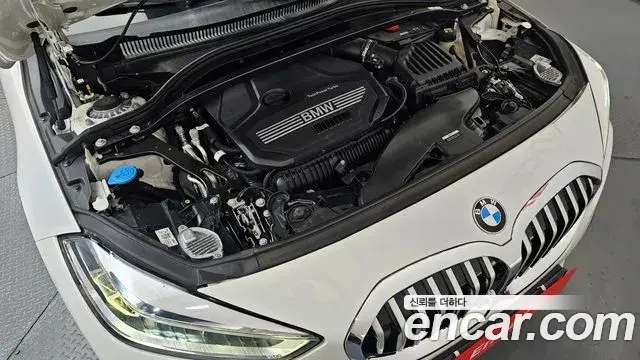 BMW 1 Series 2022 — Photo 32/36
