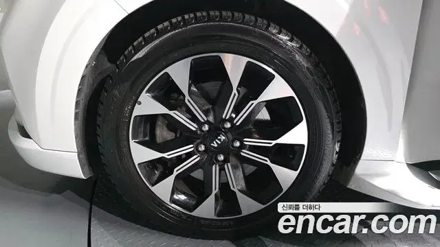 Kia Carnival 2021 — Photo 7/20