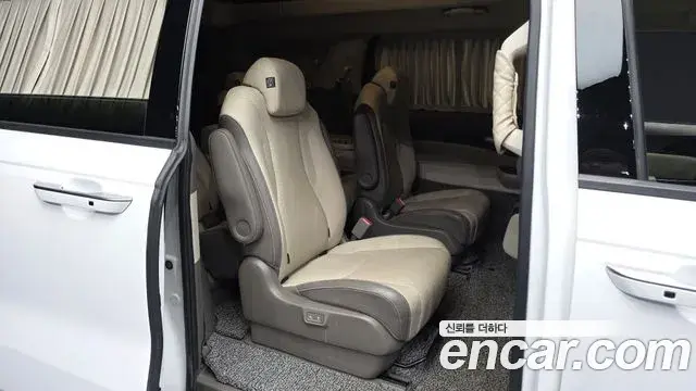 Kia Carnival 2021 — Photo 14/20