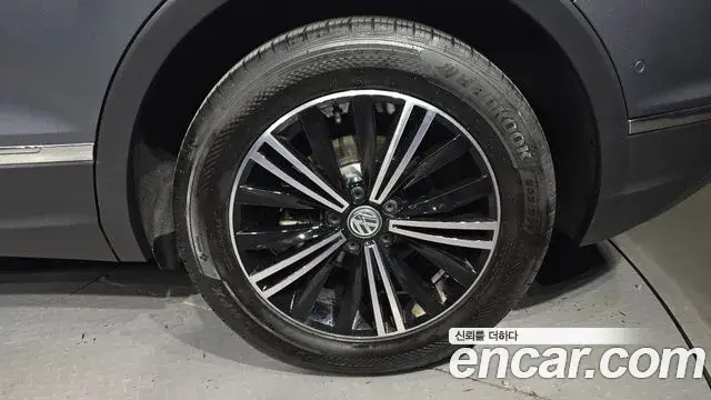 Volkswagen Tiguan 2020 — Photo 2/33