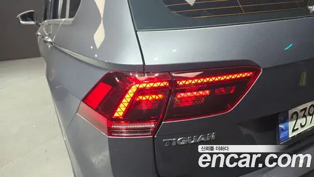 Volkswagen Tiguan 2020 — Photo 17/33