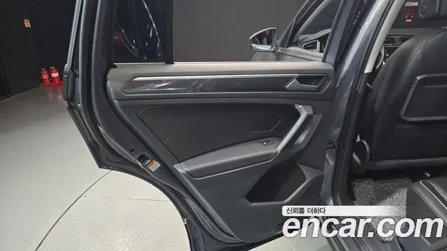 Volkswagen Tiguan 2020 — Photo 13/33