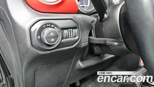 Jeep Wrangler 2021 — Photo 12/20