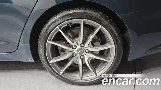 Genesis G70 2021 — Şəkil 10/33