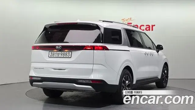 Kia Carnival 2021 — Photo 2/20